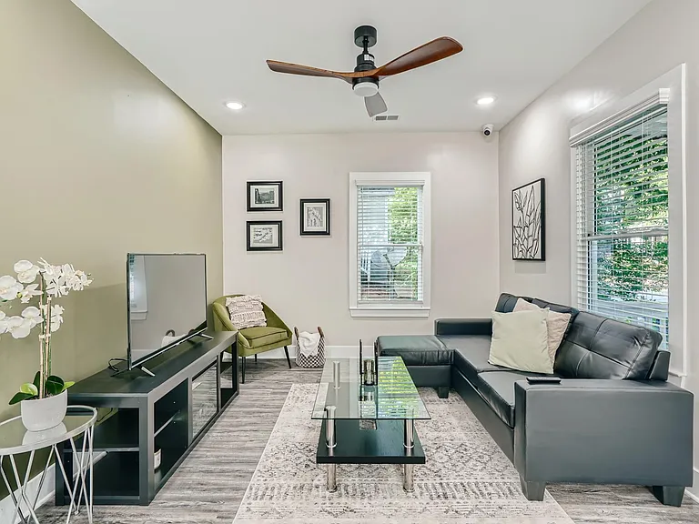 1045 Coleman St SW — Photo 12