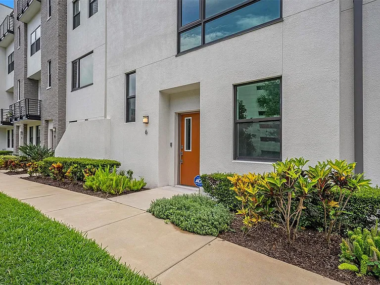2511 N Grady Ave #6 — Photo 2