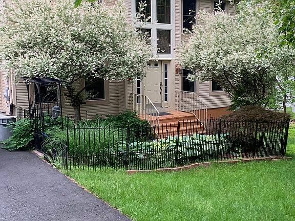 2nd image of 2267 Doe Dr