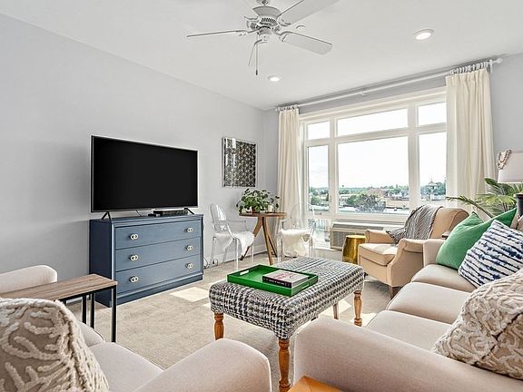 5th image of 18 Cliveden St #305