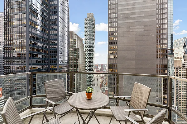 Sold by Compass | media 2