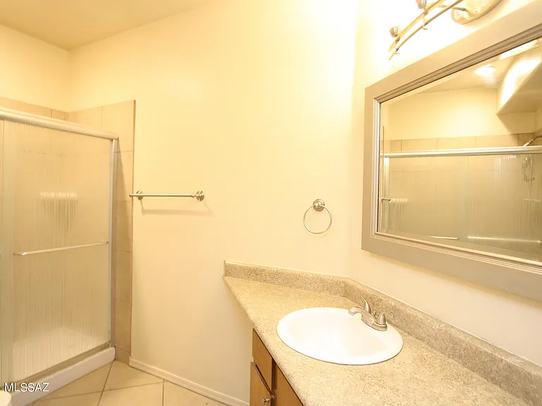 2550 E River Rd #5104 — Photo 12