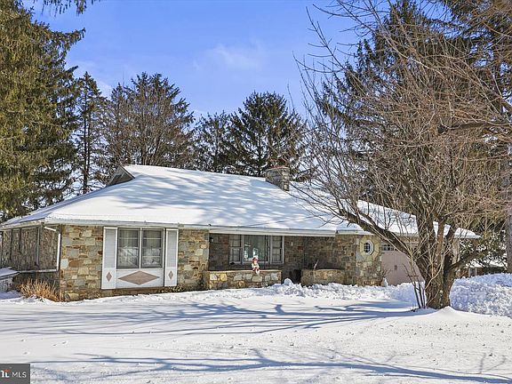 2nd image of 3528 Baltimore Pike