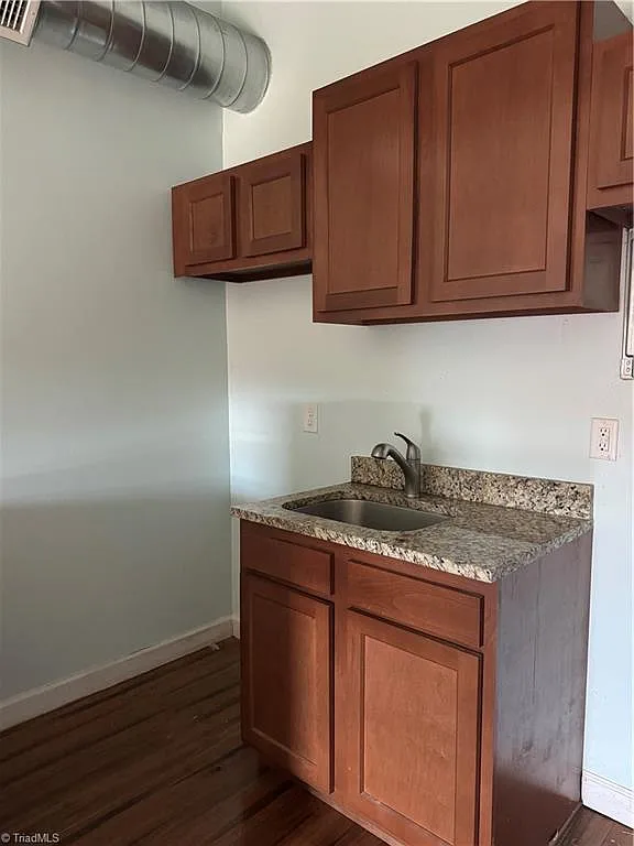 Building Photo - 620 Washington St #1