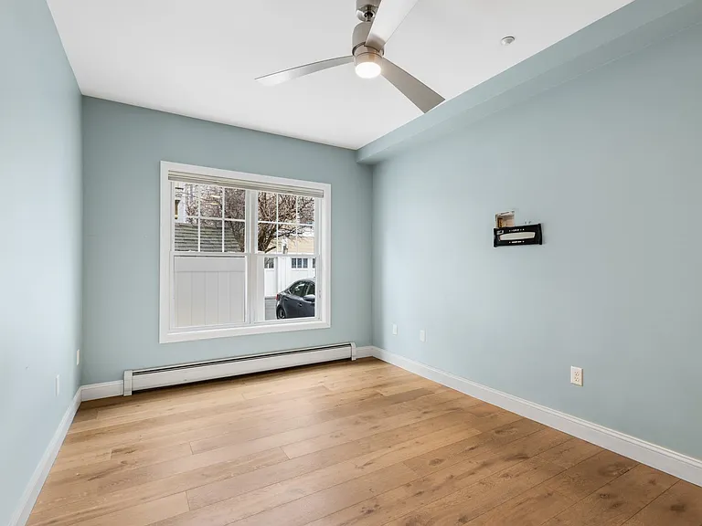 43 Cornwall St #B — Photo 18