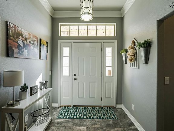 3rd image of 1506 Elizabeth Blvd