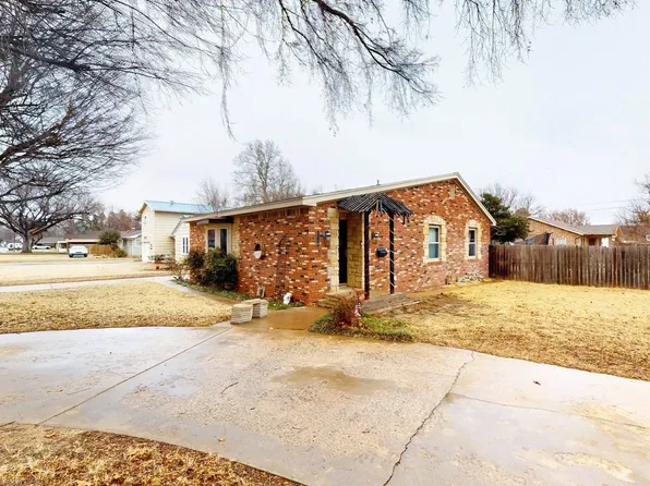 1716 18th St, Woodward, OK 73801