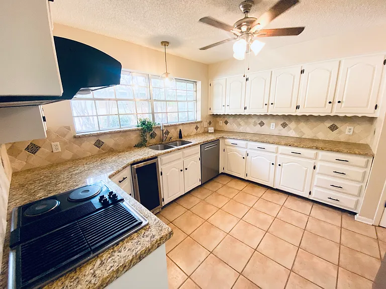 3708 Jeanette Dr — Photo 8