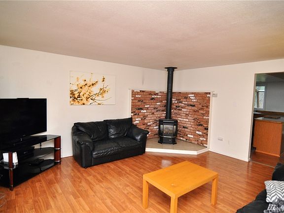2nd image of 13941 Chinook Cir NW