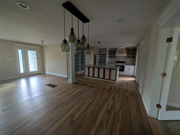 4th image of 1901 Croydon Dr