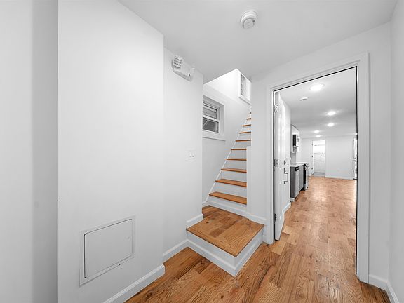 4th image of 1111 53rd St APT 1