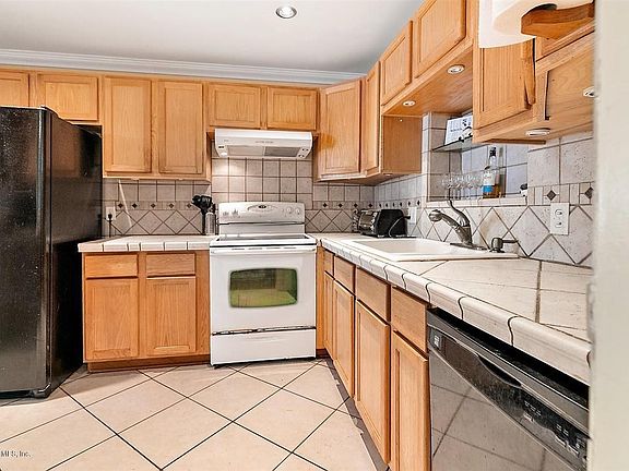 3rd image of 2130 Larry Dr