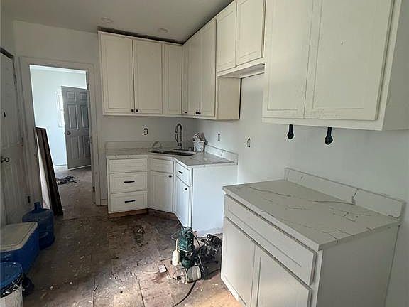 2nd image of 2830 W 20th St