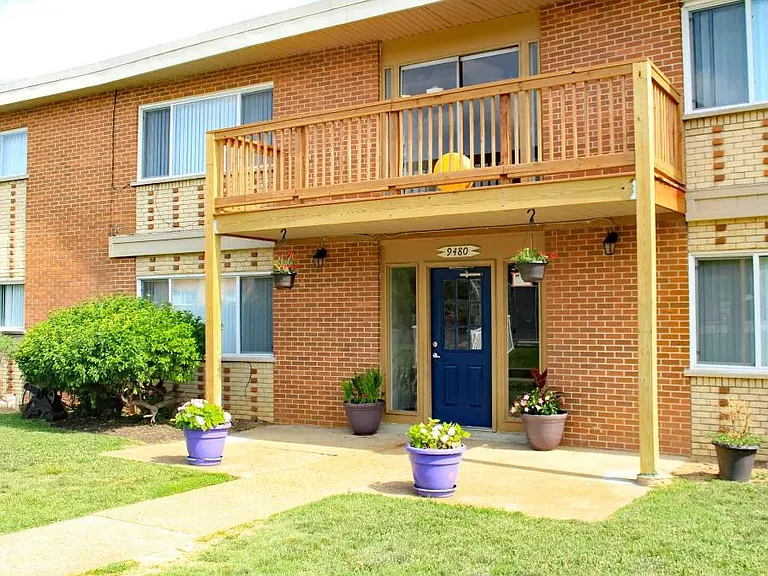 Eden Rock Apartments — Photo 2