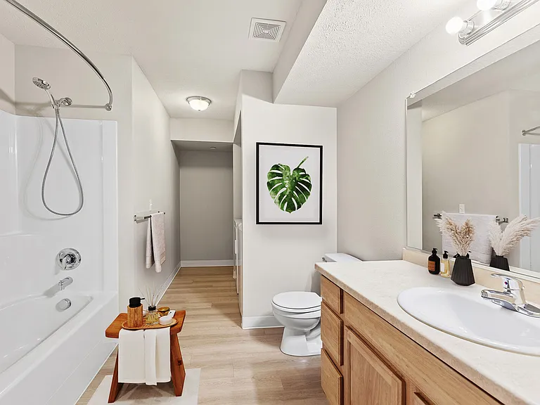 Trillium — Photo 17