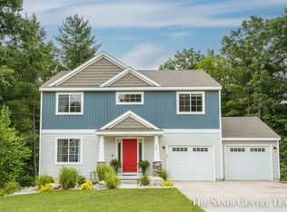 568 N River Hills Dr, Newaygo, MI 49337