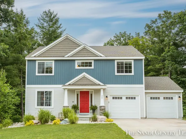 568 N River Hills Dr, Newaygo, MI 49337