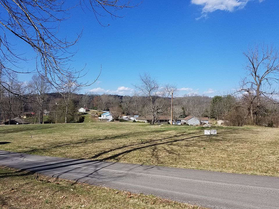 2nd image of 128 Boonewood Pvt Dr