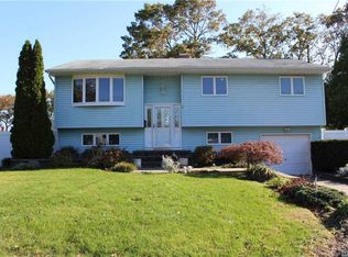 3 Bea Ave, Ronkonkoma, NY 11779