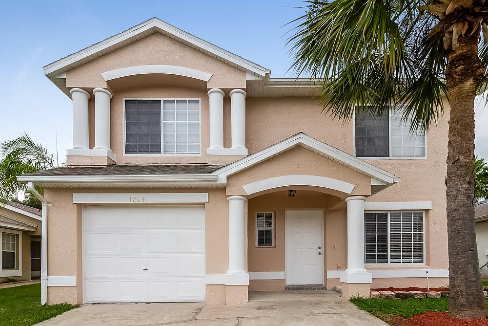 3 bed, 2.5 bath, 1458 sqft, $2,290 — Photo 1