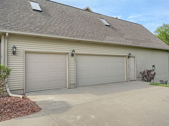 5th image of 8435 Cranbrook Dr
