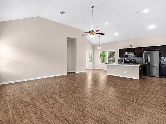 2nd image of 710 Woodcrest Dr