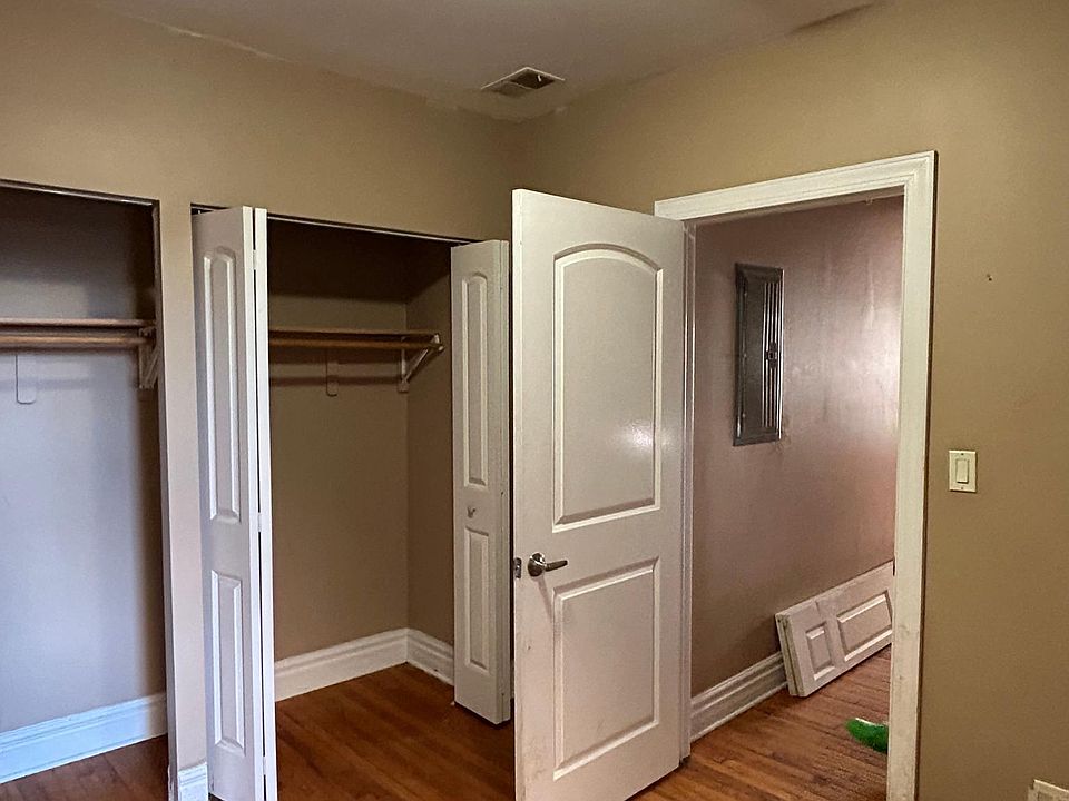 1st image of 6610 S Kenwood Ave APT 210