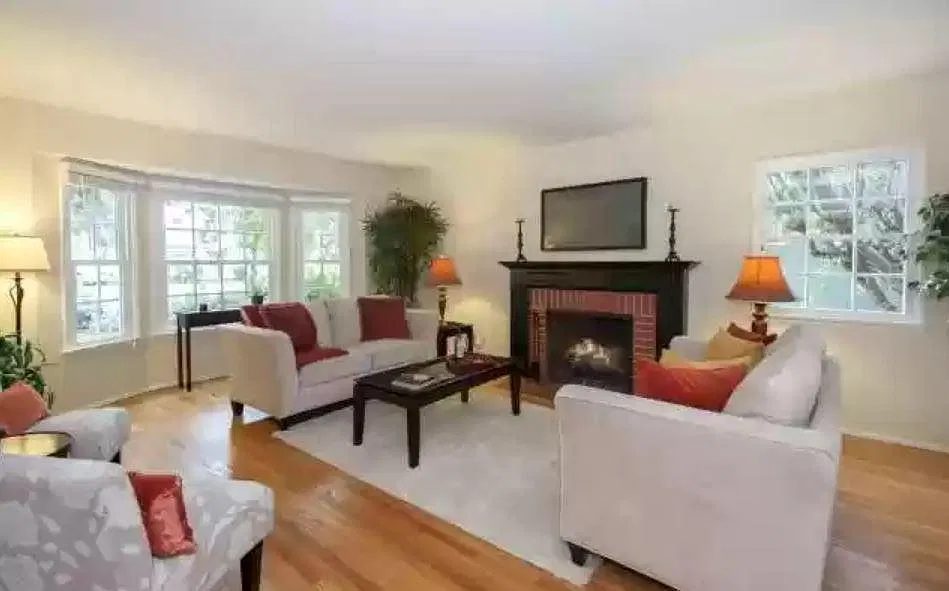 3 bed, 1386 sqft, $4,995 — Photo 3