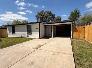 7922 Jutland Rd, Houston, TX 77033