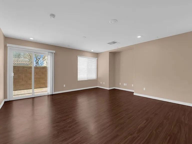 7330 Phlox Rd — Photo 17