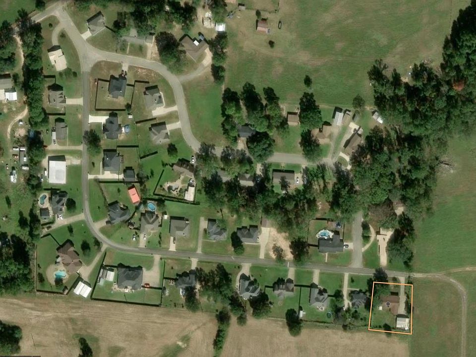 2nd image of 304 Mirage St