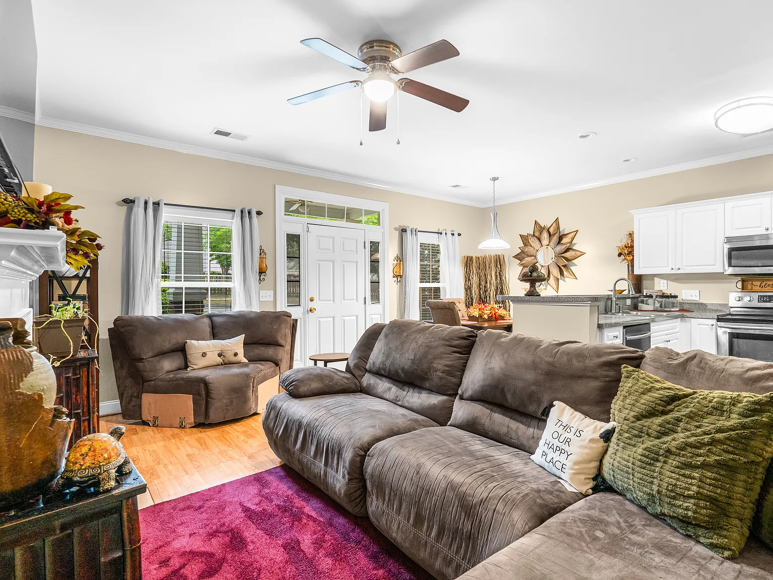 3 bed, 2.5 bath, 1437 sqft, $2,100 — Photo 4