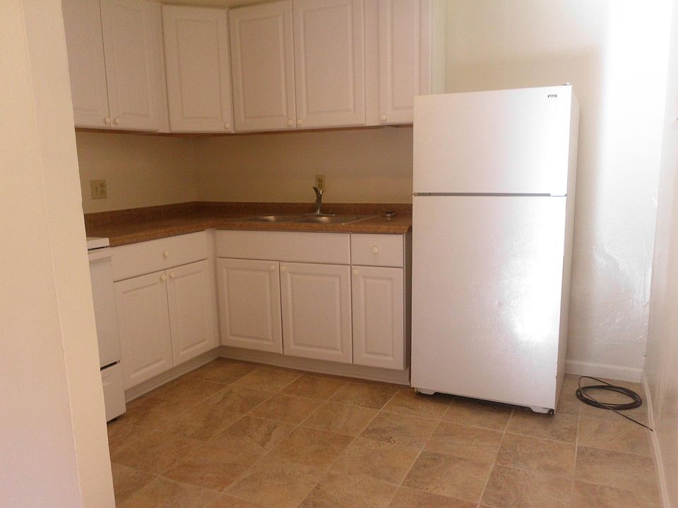 2nd image of 628 Pine St #628