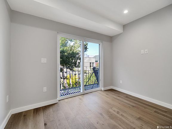4th image of 1856 Pacific Ave #14