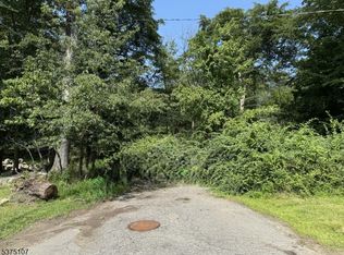 11 Bucknell Way, Hopatcong Boro, NJ 07843