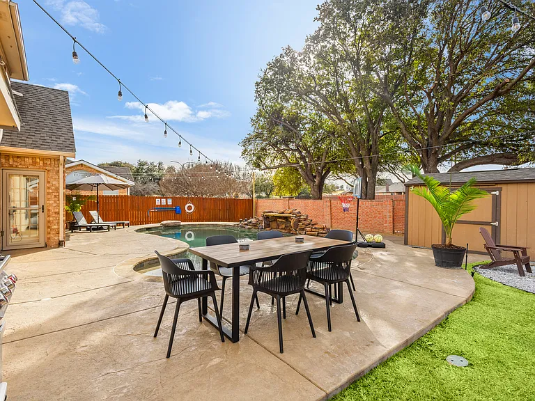5717 Christy Ln — Photo 34