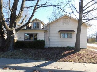 502 N Madison St, West Frankfort, IL 62896