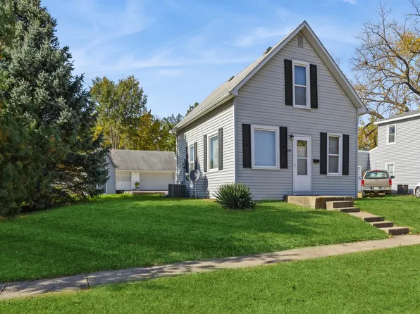 305 N 4th St, Indianola, IA 50125