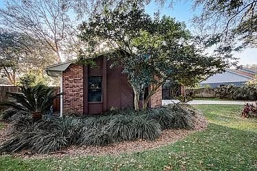 4th image of 981 Yellow Rose Dr