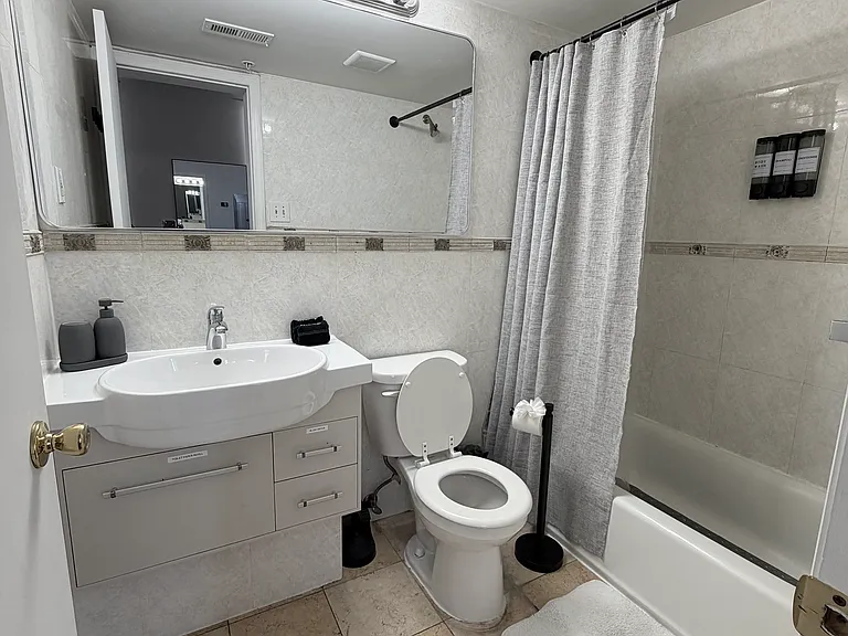 217 N 11th St #301 — Photo 31