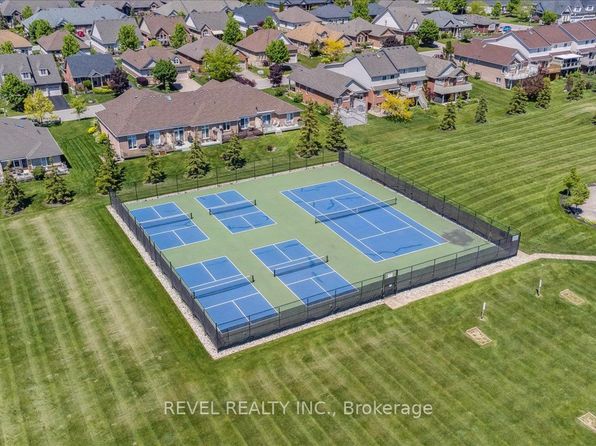 68 Galloway Trl, Welland, ON L3B 6G5
