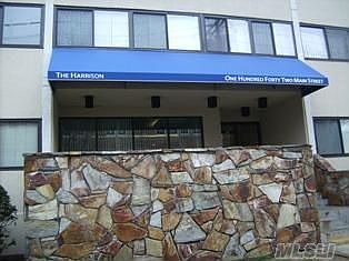 142 Main St. Entrance