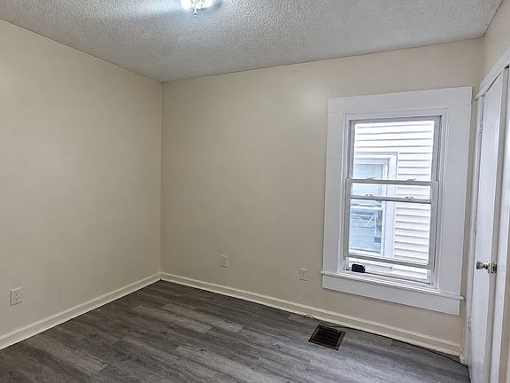 4th image of 113 Morris St #1