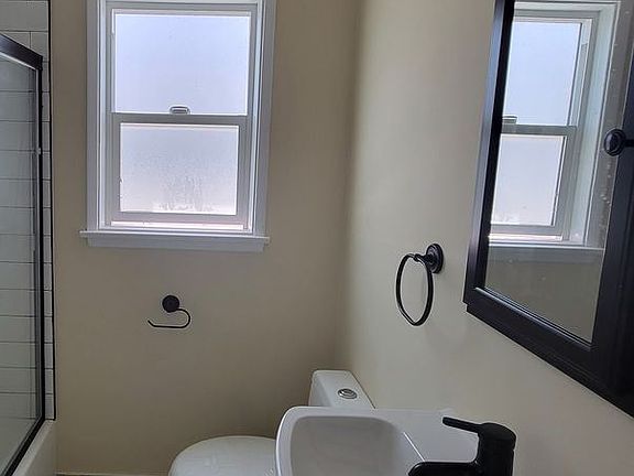 3rd image of 1117 S Shenandoah St #2