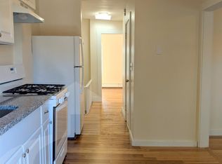 2 Evergreen Sq #3D, Somerville, MA 02143