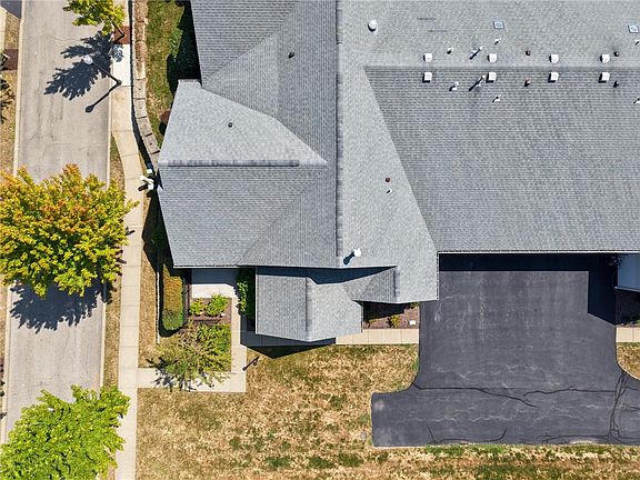 4th image of 2113 Isleworth Ln