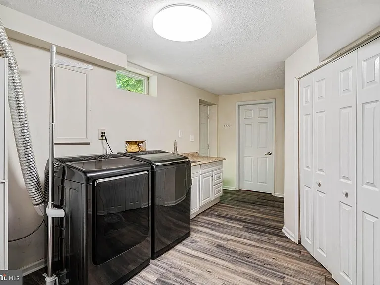 5 Lee Ct — Photo 42