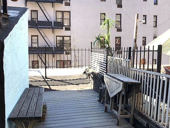 2nd image of 137 E 27th St