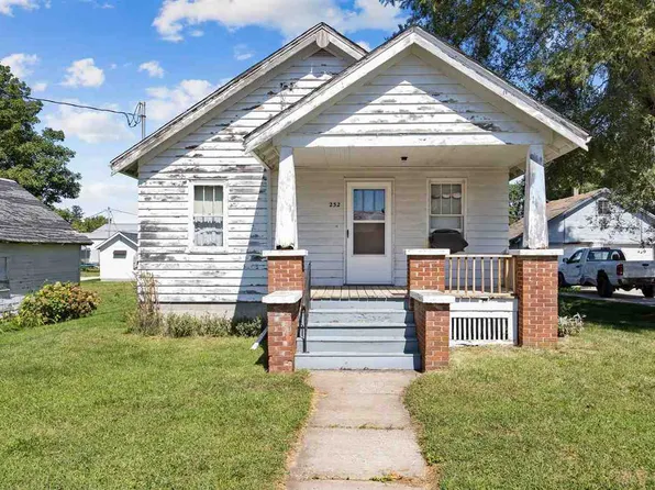 232 E 3rd St, Solon, IA 52333