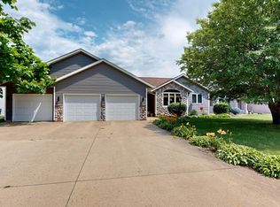 1906 Greenwood Dr, Albert Lea, MN 56007